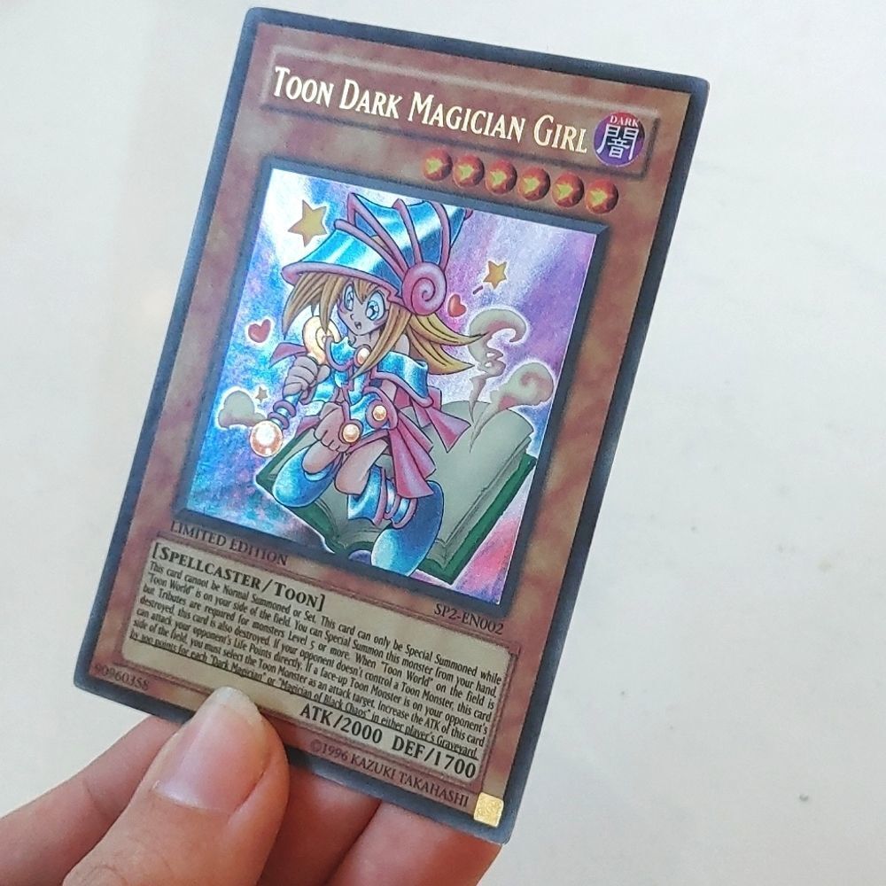 Yugioh card holo toon dark magician girl, limited edition